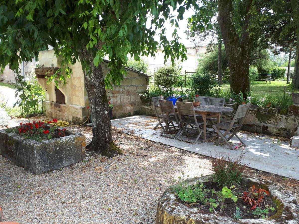 Chateau Vieux Mougnac Petit-Palais-et-Cornemps Exterior foto